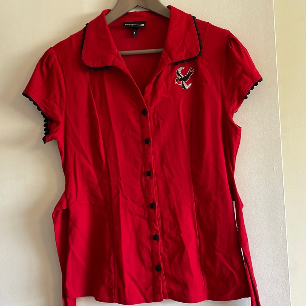 Fabulous red retro sparrow top